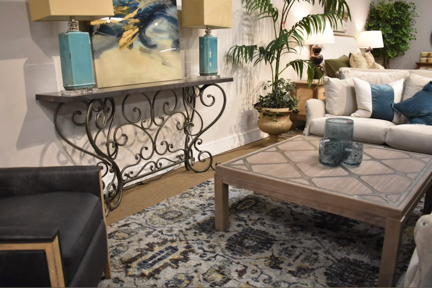 Universal Furniture - Console - Jasmine